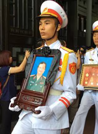 Vỡ òa cảm xúc trong tang lễ nhạc sỹ An Thuyên  ảnh 27