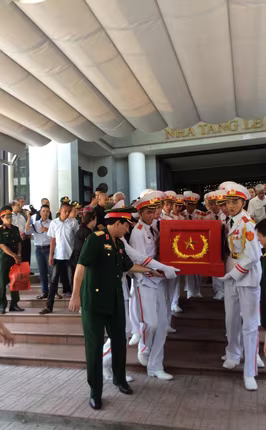 Vỡ òa cảm xúc trong tang lễ nhạc sỹ An Thuyên  ảnh 29