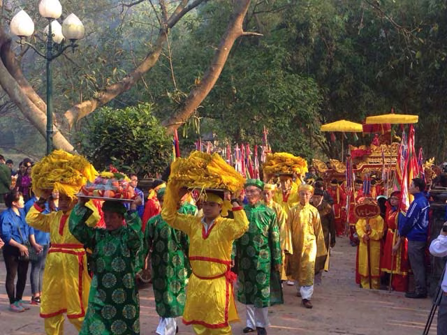 Lễ hội Gióng diễn ra bình yên, vui vẻ ảnh 2 Lễ hội Gióng diễn ra bình yên, vui vẻ ảnh 2