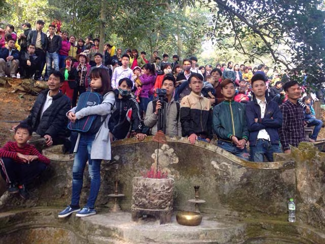 Lễ hội Gióng diễn ra bình yên, vui vẻ ảnh 10 Lễ hội Gióng diễn ra bình yên, vui vẻ ảnh 10