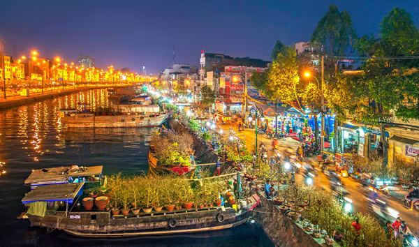 Ảnh đẹp nức lòng về Hà Nội-Huế-TP.HCM ảnh 2 Ảnh đẹp nức lòng về Hà Nội-Huế-TP.HCM ảnh 2