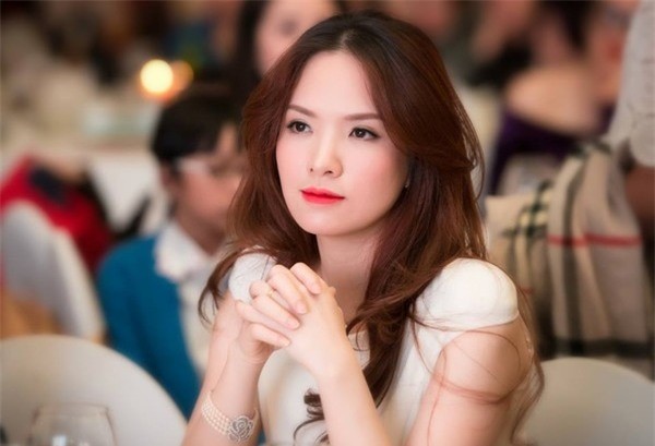 Đan Lê đồng hành cùng chiến dịch "10 vạn lời nhắn gửi nâng cao nhận thức về bệnh ung thư" ảnh 1 Đan Lê đồng hành cùng chiến dịch "10 vạn lời nhắn gửi nâng cao nhận thức về bệnh ung thư" ảnh 1