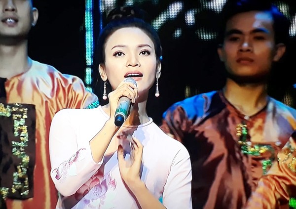 Chương trình nghệ thuật "Theo chân Bác": Tái hiện chân dung, phong cách Chủ tịch Hồ Chí Minh ảnh 2 Chương trình nghệ thuật "Theo chân Bác": Tái hiện chân dung, phong cách Chủ tịch Hồ Chí Minh ảnh 2