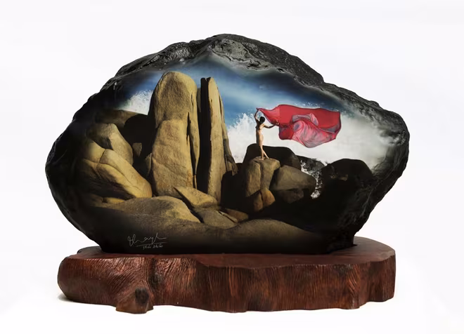 Thái Phiên tung bộ ảnh khỏa thân in trên đá ảnh 1 Thái Phiên tung bộ ảnh khỏa thân in trên đá ảnh 1