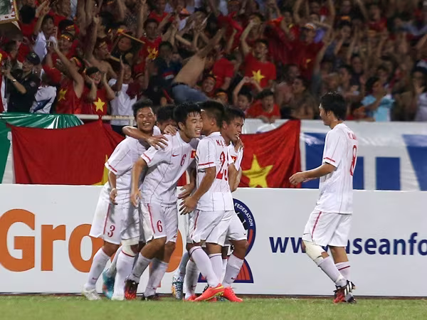 V-League 2015 ngập tràn cầu thủ U19 ảnh 1 V-League 2015 ngập tràn cầu thủ U19 ảnh 1