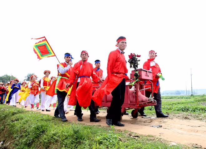 Người dân hò reo khi xem chém lợn ở Ném Thượng ảnh 4