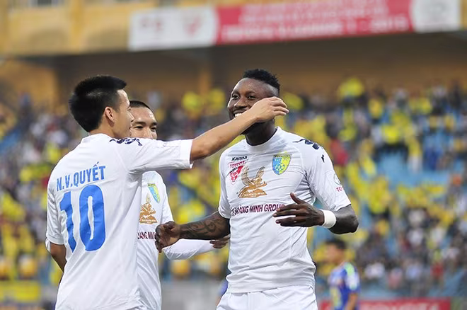 Công Phượng kiến tạo và ghi bàn, HAGL vẫn thua đau ở Hàng Đẫy ảnh 2 Công Phượng kiến tạo và ghi bàn, HAGL vẫn thua đau ở Hàng Đẫy ảnh 2