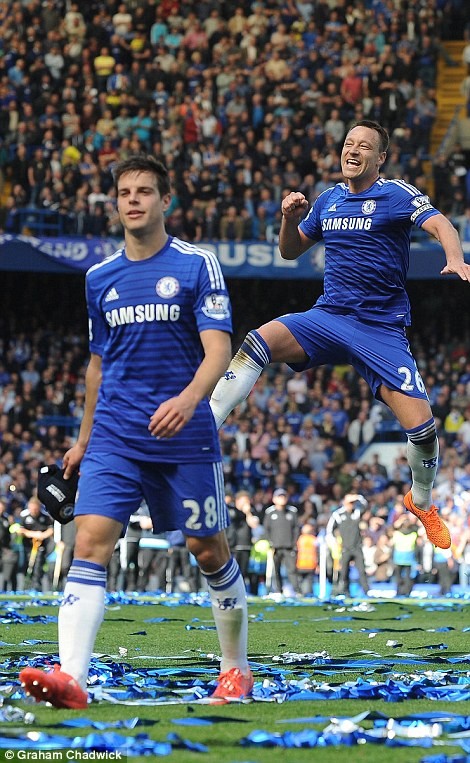 Chelsea tưng bừng "quậy phá", ăn mừng chức vô địch ảnh 3 Chelsea tưng bừng "quậy phá", ăn mừng chức vô địch ảnh 3