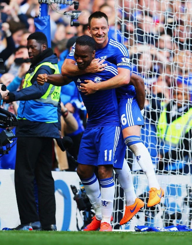 Chelsea tưng bừng "quậy phá", ăn mừng chức vô địch ảnh 5 Chelsea tưng bừng "quậy phá", ăn mừng chức vô địch ảnh 5