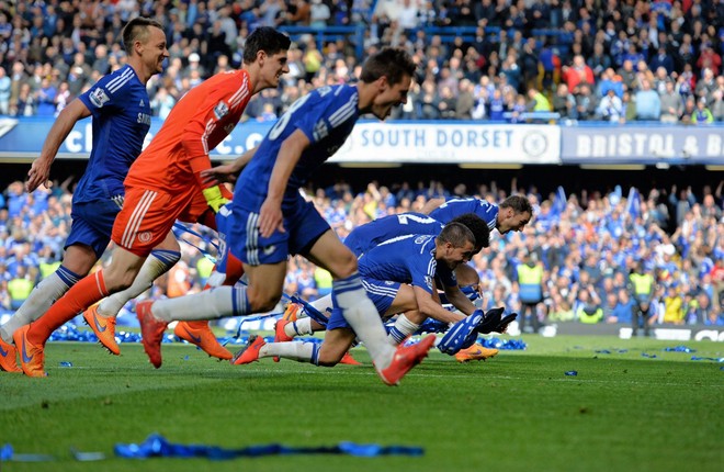 Chelsea tưng bừng "quậy phá", ăn mừng chức vô địch ảnh 4 Chelsea tưng bừng "quậy phá", ăn mừng chức vô địch ảnh 4