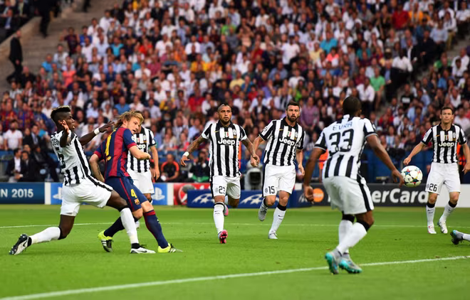 “Dừng hình” đêm đăng quang để đời của Barcelona ảnh 2