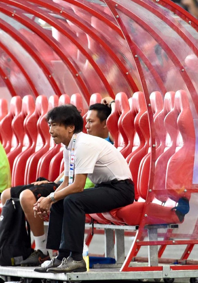 HLV Miura đau đớn: “Chúng tôi đã phụ lòng người hâm mộ Việt Nam“ ảnh 2 HLV Miura đau đớn: “Chúng tôi đã phụ lòng người hâm mộ Việt Nam“ ảnh 2