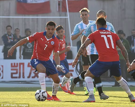 Messi mờ nhạt, Argentina đành nhìn Chile vô địch Copa America ảnh 2