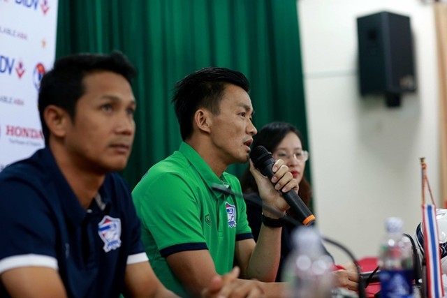 Tuyển Thái Lan thách tuyển Việt Nam chơi đôi công ảnh 2 Tuyển Thái Lan thách tuyển Việt Nam chơi đôi công ảnh 2