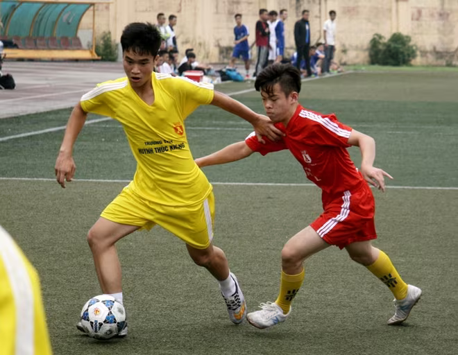 Kết quả, hình ảnh thi đấu ngày 15-11 giải bóng đá học sinh THPT Hà Nội 2015 ảnh 3 Kết quả, hình ảnh thi đấu ngày 15-11 giải bóng đá học sinh THPT Hà Nội 2015 ảnh 3