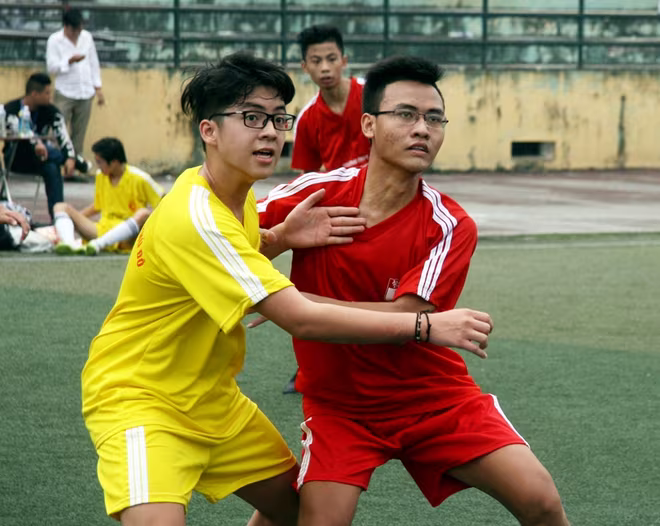 Kết quả, hình ảnh thi đấu ngày 15-11 giải bóng đá học sinh THPT Hà Nội 2015 ảnh 6 Kết quả, hình ảnh thi đấu ngày 15-11 giải bóng đá học sinh THPT Hà Nội 2015 ảnh 6