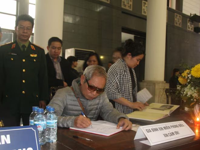 Tiễn đưa nhạc sĩ Thanh Tùng về với đất mẹ ảnh 9 Tiễn đưa nhạc sĩ Thanh Tùng về với đất mẹ ảnh 9