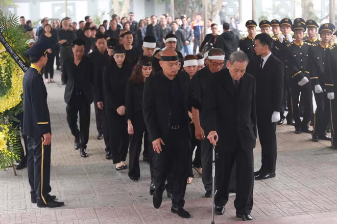 Tiễn đưa nhạc sĩ Thanh Tùng về với đất mẹ ảnh 2 Tiễn đưa nhạc sĩ Thanh Tùng về với đất mẹ ảnh 2