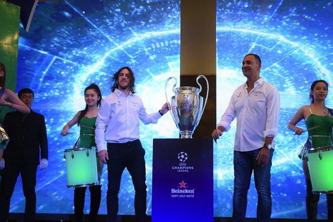 Sang Việt Nam, huyền thoại Barca bị xui... cắt tóc ảnh 4 Sang Việt Nam, huyền thoại Barca bị xui... cắt tóc ảnh 4
