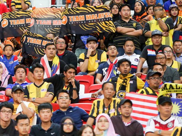 Cách ly nhóm CĐV Malaysia khỏi khu vực CĐV Việt Nam ảnh 1 Cách ly nhóm CĐV Malaysia khỏi khu vực CĐV Việt Nam ảnh 1