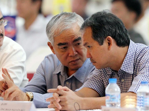 VFF “treo” án phạt bầu Đức bỏ giải U19: Để lâu có... hóa bùn? ảnh 1 VFF “treo” án phạt bầu Đức bỏ giải U19: Để lâu có... hóa bùn? ảnh 1