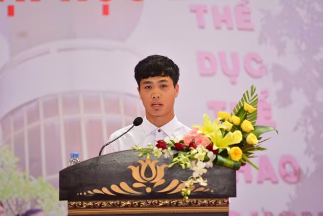 Năm 2014 của Công Phượng: Có cả vinh quang lẫn cay đắng ảnh 2 Năm 2014 của Công Phượng: Có cả vinh quang lẫn cay đắng ảnh 2