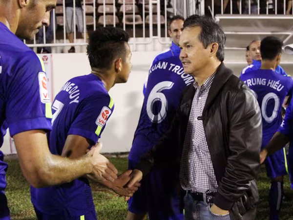 Bầu Đức: Đừng tung hô thái quá, V-League còn gian nan lắm... ảnh 1 Bầu Đức: Đừng tung hô thái quá, V-League còn gian nan lắm... ảnh 1