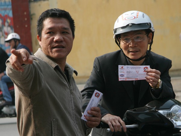 Loạn giá vé chợ đen trận Hải Phòng-HAGL ảnh 3 Loạn giá vé chợ đen trận Hải Phòng-HAGL ảnh 3