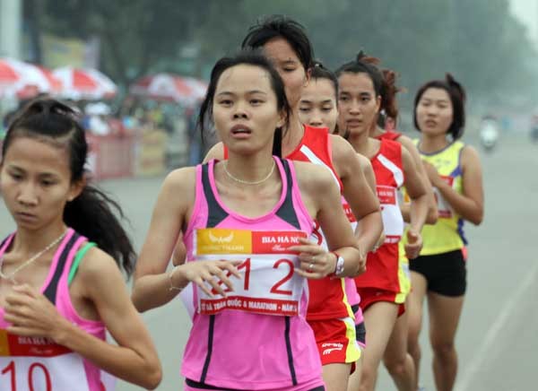 Ganh đua quyết liệt tại giải Việt dã - marathon toàn quốc 2015 ảnh 1 Ganh đua quyết liệt tại giải Việt dã - marathon toàn quốc 2015 ảnh 1