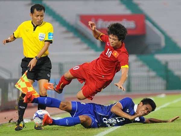 Thắng nhàn, HLV Kiatisuk an ủi U23 Việt Nam ảnh 1 Thắng nhàn, HLV Kiatisuk an ủi U23 Việt Nam ảnh 1