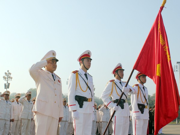 Công an TP Hà Nội báo công dâng Chủ tịch Hồ Chí Minh ảnh 1 Công an TP Hà Nội báo công dâng Chủ tịch Hồ Chí Minh ảnh 1