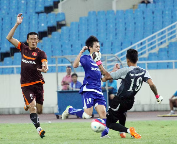 ĐTQG 3-0 U23: Công Phượng “im tiếng”, Công Vinh lập cú đúp ảnh 7 ĐTQG 3-0 U23: Công Phượng “im tiếng”, Công Vinh lập cú đúp ảnh 7