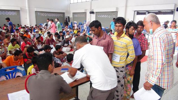 Thái Lan choáng váng sau vụ phát hiện 32 thi thể người di cư bất hợp pháp ảnh 3 Thái Lan choáng váng sau vụ phát hiện 32 thi thể người di cư bất hợp pháp ảnh 3