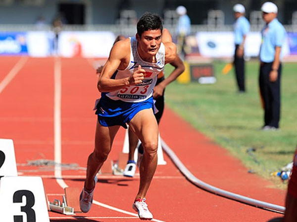 Quách Công Lịch cầm cờ dẫn đoàn Việt Nam tại Lễ khai mạc SEA Games 28 ảnh 1 Quách Công Lịch cầm cờ dẫn đoàn Việt Nam tại Lễ khai mạc SEA Games 28 ảnh 1
