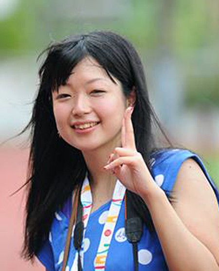Ngó lơ truyền thông Việt, HLV Miura cởi mở với nữ phóng viên Nhật xinh đẹp ảnh 2 Ngó lơ truyền thông Việt, HLV Miura cởi mở với nữ phóng viên Nhật xinh đẹp ảnh 2