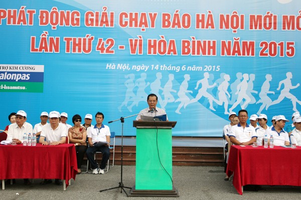 Hà Nội: 5.000 người chạy “Vì hòa bình“ ảnh 1 Hà Nội: 5.000 người chạy “Vì hòa bình“ ảnh 1