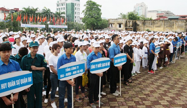 Hà Nội: 5.000 người chạy “Vì hòa bình“ ảnh 2 Hà Nội: 5.000 người chạy “Vì hòa bình“ ảnh 2