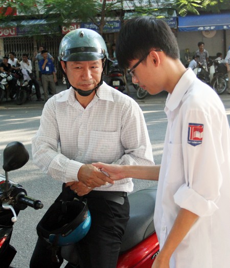 Môn Toán: Nhiều thí sinh rời phòng thi sớm ảnh 1 Môn Toán: Nhiều thí sinh rời phòng thi sớm ảnh 1
