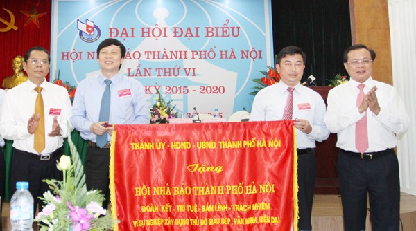 Báo chí Hà Nội đóng góp vào thành tựu phát triển chung của Thủ đô ảnh 1 Báo chí Hà Nội đóng góp vào thành tựu phát triển chung của Thủ đô ảnh 1