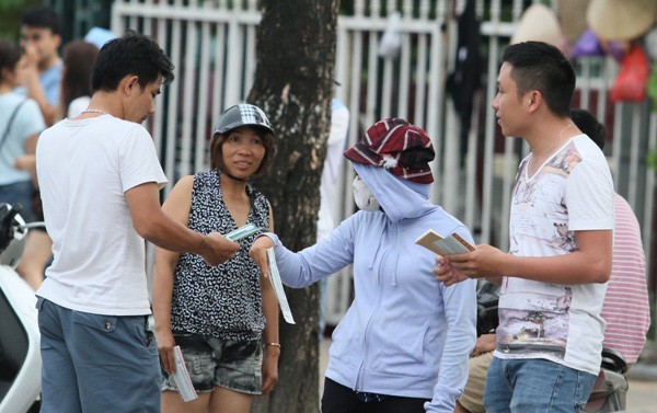 200.000 đồng/vé: Thảm hại vé chợ đen xem Man City ảnh 2 200.000 đồng/vé: Thảm hại vé chợ đen xem Man City ảnh 2