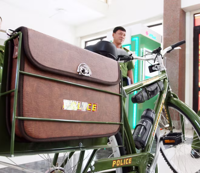 Xe đạp đặc chủng Công an Hà Nội xuống phố ảnh 7 Xe đạp đặc chủng Công an Hà Nội xuống phố ảnh 7