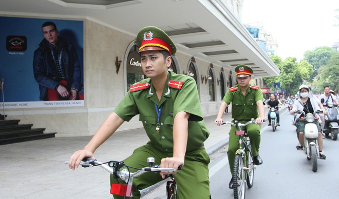 Xe đạp đặc chủng Công an Hà Nội xuống phố ảnh 12 Xe đạp đặc chủng Công an Hà Nội xuống phố ảnh 12