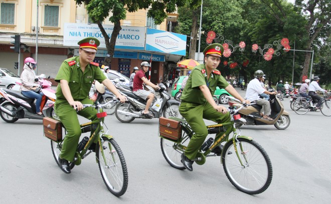 Xe đạp đặc chủng Công an Hà Nội xuống phố ảnh 11 Xe đạp đặc chủng Công an Hà Nội xuống phố ảnh 11