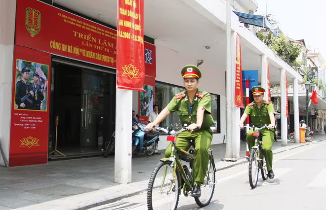 Xe đạp đặc chủng Công an Hà Nội xuống phố ảnh 9 Xe đạp đặc chủng Công an Hà Nội xuống phố ảnh 9