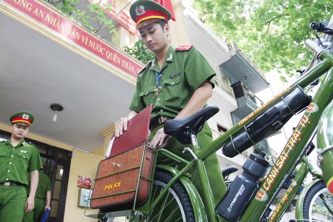 Xe đạp đặc chủng Công an Hà Nội xuống phố ảnh 8 Xe đạp đặc chủng Công an Hà Nội xuống phố ảnh 8