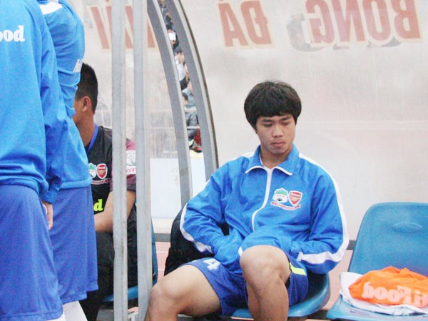 Công Phượng ngồi ngoài xem HAGL đấu chung kết ngược với Đồng Nai ảnh 1 Công Phượng ngồi ngoài xem HAGL đấu chung kết ngược với Đồng Nai ảnh 1