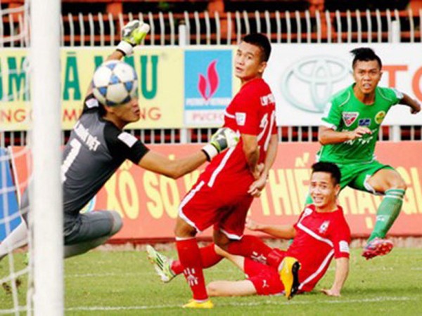 Láo nháo "chợ chiều" V-League ảnh 1 Láo nháo "chợ chiều" V-League ảnh 1