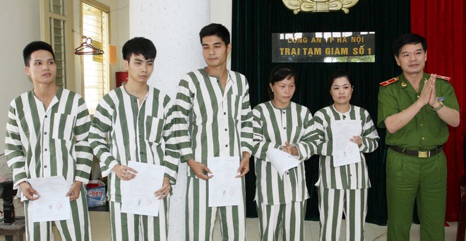 Trao quyết định đặc xá cho 168 phạm nhân Trại tạm giam số 1 ảnh 1 Trao quyết định đặc xá cho 168 phạm nhân Trại tạm giam số 1 ảnh 1