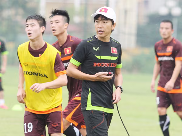 Thay Miura lúc này thì có ích gì !? ảnh 1 Thay Miura lúc này thì có ích gì !? ảnh 1