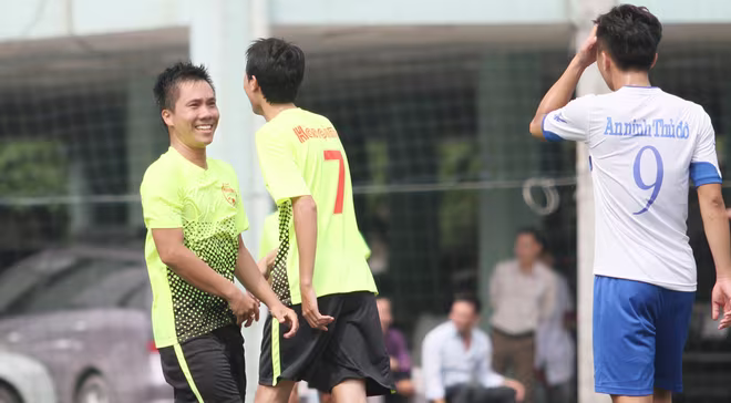 Đội bóng Báo ANTĐ tái ngộ Tạp chí Trí thức và phát triển ở chung kết ảnh 7 Đội bóng Báo ANTĐ tái ngộ Tạp chí Trí thức và phát triển ở chung kết ảnh 7